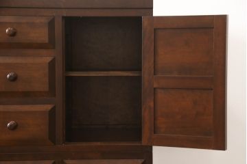 中古　松本民芸家具　シックな佇まいが上質な空間づくりにぴったりなD型和タンス(引き出し、チェスト、整理箪笥)(定価約67万円)(R-066987)