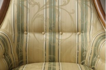 中古　マルニ木工(MARUNI)　地中海シリーズ　サランテ　クラシカルなデザインのファブリックが目を引く1人掛けソファ&オットマンのセット(アームソファ、一人掛け、1P、パーソナルチェア、ラウンジチェア、フットスツール)(定価約17万円)(R-067008)