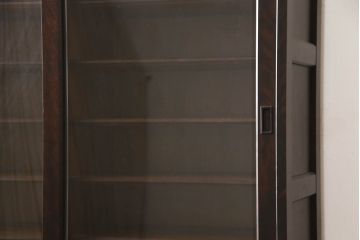 中古　美品　北海道民芸家具　和モダンな空間づくりにおすすめ!!ガラス引き戸の食器棚(収納棚、戸棚、キャビネット、飾り棚)(R-067009)