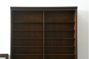 中古　美品　北海道民芸家具　和モダンな空間づくりにおすすめ!!　ガラス引き戸の食器棚　(R-067009)