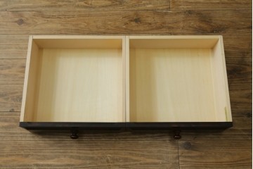 中古　美品　北海道民芸家具　和モダンな空間づくりにおすすめ!!　ガラス引き戸の食器棚　(R-067009)