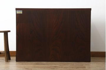 中古　岩谷堂箪笥　漆塗り　品の良い牡丹の金具が魅力の扉付きチェスト(サイドボード、テレビ台、テレビボード、リビングボード、引き出し、収納棚、戸棚、収納箪笥、和箪笥)(定価約65万円)(R-067011)