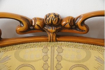 中古　CLイタリア(CLItalia)社　エレガントな彫刻デザインが魅力のラウンジチェア(イージーチェア、サロンチェア、一人掛けソファ、1人掛けソファ、アームチェア)(定価約90万円)(R-067016)