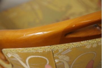 中古　CLイタリア(CLItalia)社　エレガントな彫刻デザインが魅力のラウンジチェア(イージーチェア、サロンチェア、一人掛けソファ、1人掛けソファ、アームチェア)(定価約90万円)(R-067016)