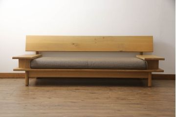 中古　美品　飛騨産業　キツツキ　森のことば　両肘付きソファ3P(SN14SO)　木のぬくもりを感じる3人掛けソファ(三人掛け、トリプルソファ、アームソファ)(定価約33万8千円)(R-067019)