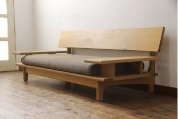 中古　美品　飛騨産業　キツツキ　森のことば　両肘付きソファ3P(SN14SO)　木のぬくもりを感じる3人掛けソファ(三人掛け、トリプルソファ、アームソファ)(定価約33万8千円)(R-067019)