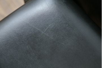 中古　DREXEL HERITAGE(ドレクセルヘリテイジ)　Upholstery(アップホルスタリー)コレクション　本革(レザー)　高級感溢れる佇まいが魅力のリクライニング付き1人掛けソファ(一人掛けソファ、1P、パーソナルチェア、ラウンジチェア、リクライニングソファ、アームソファ、フットレスト)(R-067021)
