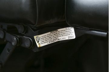 中古　DREXEL HERITAGE(ドレクセルヘリテイジ)　Upholstery(アップホルスタリー)コレクション　本革(レザー)　高級感溢れる佇まいが魅力のリクライニング付き1人掛けソファ(一人掛けソファ、1P、パーソナルチェア、ラウンジチェア、リクライニングソファ、アームソファ、フットレスト)(R-067021)