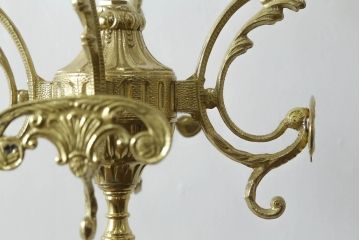 新品未使用　イタリア製　組み立て式　真鍮(しんちゅう)　ゴージャスな装飾が空間に華やぎをもたらすコートハンガー(ポールハンガー、ホールハンガー、帽子掛け、店舗什器)(定価約5万円)(R-067045)