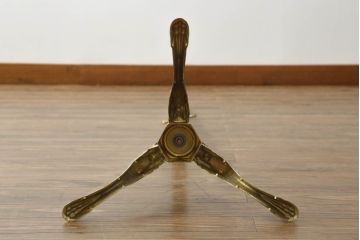 新品未使用　イタリア製　組み立て式　真鍮(しんちゅう)　ゴージャスな装飾が空間に華やぎをもたらすコートハンガー(ポールハンガー、ホールハンガー、帽子掛け、店舗什器)(定価約5万円)(R-067046)