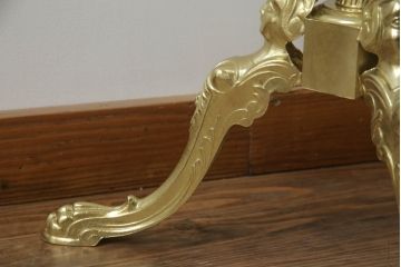 新品未使用　イタリア製　組み立て式　真鍮(しんちゅう)　ゴージャスな装飾が空間に華やぎをもたらすコートハンガー(ポールハンガー、ホールハンガー、帽子掛け、店舗什器)(定価約5万円)(R-067048)