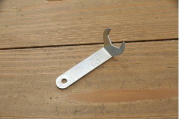 新品未使用　イタリア製　組み立て式　真鍮(しんちゅう)　ゴージャスな装飾が空間に華やぎをもたらすコートハンガー(ポールハンガー、ホールハンガー、帽子掛け、店舗什器)(定価約5万円)(R-067050)