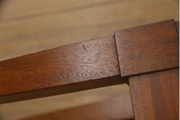 中古　美品　DREXEL HERITAGE(ドレクセルヘリテイジ)　Triune(トライユン)　Eグレード　J2440　直線的なフォルムが美しいスツール(オットマン、椅子、イス、チェア)(定価約10万円)(R-067110)