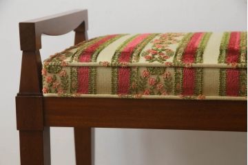 中古　美品　DREXEL HERITAGE(ドレクセルヘリテイジ)　Triune(トライユン)　Eグレード　J2440　直線的なフォルムが美しいスツール(オットマン、椅子、イス、チェア)(定価約10万円)(R-067110)