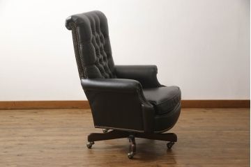 中古　美品　アメリカ高級家具　DREXEL HERITAGE(ドレクセルヘリテイジ)取り扱い　ジャレットブラザーズ(Jarrett Brothers)　Et Cetera(エトセトラ)　本革(レザー)　ラグジュアリーな雰囲気漂うハイバックデスクチェア(オフィスチェア、回転チェア、回転椅子、回転イス、アームチェア、エグゼクティブチェア、1人掛けソファ、一人掛けソファ)(R-067111)