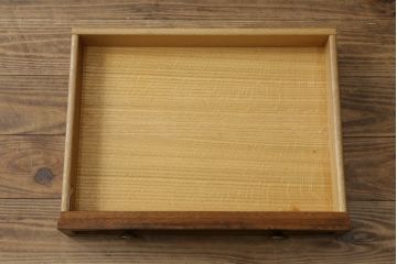 中古　DREXEL HERITAGE(ドレクセルヘリテイジ)　Triune(トライユン)　上品な佇まいが魅力のナイトテーブル(サイドテーブル、収納棚、戸棚、サイドキャビネット、花台、飾り台)(R-067112)