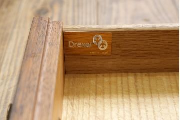 中古　DREXEL HERITAGE(ドレクセルヘリテイジ)　Triune(トライユン)　上品な佇まいが魅力のナイトテーブル(サイドテーブル、収納棚、戸棚、サイドキャビネット、花台、飾り台)(R-067112)