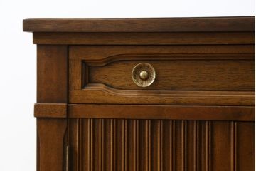 中古　DREXEL HERITAGE(ドレクセルヘリテイジ)　Triune(トライユン)　上品な佇まいが魅力のナイトテーブル(サイドテーブル、収納棚、戸棚、サイドキャビネット、花台、飾り台)(R-067112)