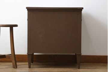 中古　DREXEL HERITAGE(ドレクセルヘリテイジ)　Triune(トライユン)　上品な佇まいが魅力のナイトテーブル(サイドテーブル、収納棚、戸棚、サイドキャビネット、花台、飾り台)(R-067112)