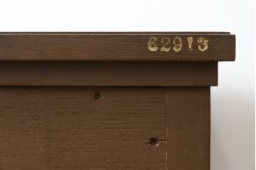 中古　DREXEL HERITAGE(ドレクセルヘリテイジ)　Triune(トライユン)　上品な佇まいが魅力のナイトテーブル(サイドテーブル、収納棚、戸棚、サイドキャビネット、花台、飾り台)(R-067112)