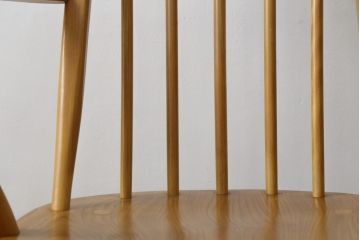 イギリスビンテージ　美品!!　ERCOL(アーコール)　木の温もり溢れるクエーカーロッキングチェア(アームチェア、板座チェア、ヴィンテージ、英国)(R-067113)