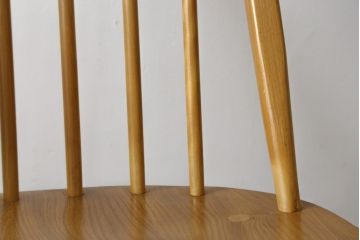 イギリスビンテージ　美品!!　ERCOL(アーコール)　木の温もり溢れるクエーカーロッキングチェア(アームチェア、板座チェア、ヴィンテージ、英国)(R-067113)
