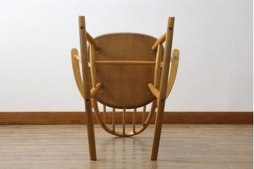 イギリスビンテージ　美品!!　ERCOL(アーコール)　木の温もり溢れるクエーカーロッキングチェア(アームチェア、板座チェア、ヴィンテージ、英国)(R-067113)