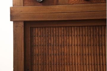 和製アンティーク　前面欅(ケヤキ)材　希少!!　上質な和の空間を演出する近江水屋箪笥(茶箪笥、食器棚、和風キャビネット、収納棚、引き出し、重ね戸棚)(R-067115)