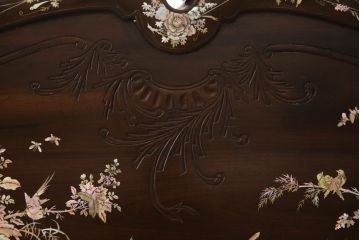 アジアンビンテージ　中国美術　唐木　異国情緒溢れる優雅な空間づくりにおすすめな螺鈿細工入り彫刻ベンチ(長椅子、長イス、板座チェア、アームチェア、ヴィンテージ)(定価約100万円)(R-067118)