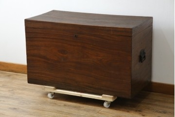 和製アンティーク　くすのき(クス、楠)材　シンプルなデザインが取り入れやすい収納箱　(R-067121)