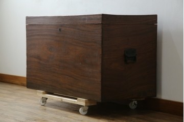 和製アンティーク　くすのき(クス、楠)材　シンプルなデザインが取り入れやすい収納箱　(R-067121)