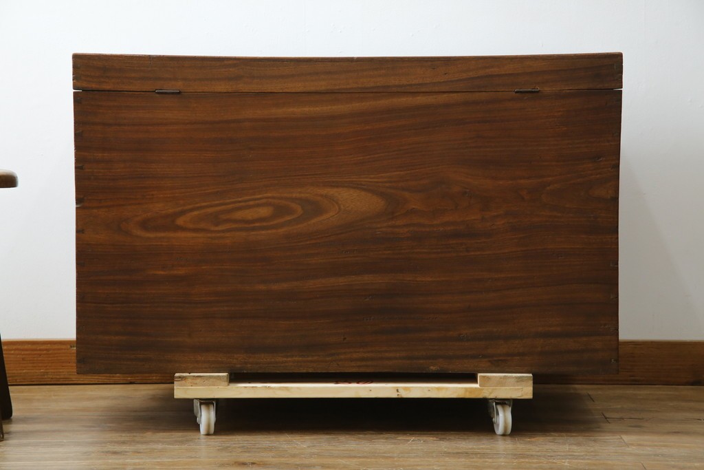 和製アンティーク　くすのき(クス、楠)材　シンプルなデザインが取り入れやすい収納箱　(R-067121)