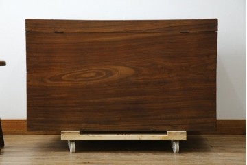 和製アンティーク　くすのき(クス、楠)材　シンプルなデザインが取り入れやすい収納箱　(R-067121)