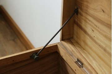 和製アンティーク　くすのき(クス、楠)材　シンプルなデザインが取り入れやすい収納箱　(R-067121)