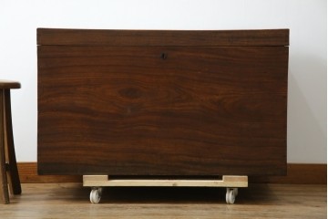 和製アンティーク　くすのき(クス、楠)材　シンプルなデザインが取り入れやすい収納箱　(R-067121)