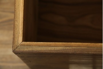 和製アンティーク　くすのき(クス、楠)材　シンプルなデザインが取り入れやすい収納箱　(R-067121)