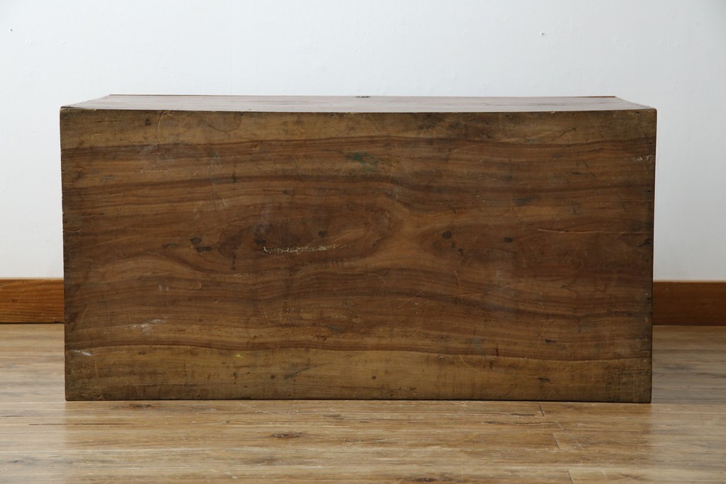 和製アンティーク　くすのき(クス、楠)材　シンプルなデザインが取り入れやすい収納箱　(R-067121)