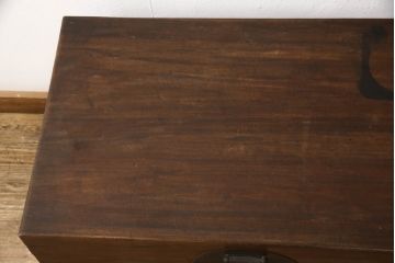 アンティーク雑貨　くすのき(クス、楠)材　真鍮(しんちゅう)　アジアンテイストのお部屋におすすめな李朝金具付き収納箱(船トランク、舟トランク、ブランケットボックス、トランクテーブル、ローテーブル、センターテーブル、ディスプレイ雑貨)(R-067122)