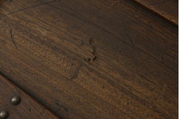 アンティーク雑貨　クスの木(くす、楠)材　真鍮(しんちゅう)金具　男前インテリアとしておすすめな船トランク(舟トランク、センターテーブル、ローテーブル、収納ボックス、ディスプレイ、収納箱)(R-067127)