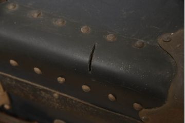 アンティーク雑貨　極上　上手物!!　美品　立派な金具が目を惹く船トランク(舟トランク、ローテーブル、センターテーブル、収納、ディスプレイ雑貨)(R-067128)