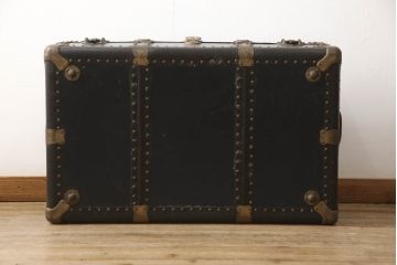 アンティーク雑貨　極上　上手物!!　美品　立派な金具が目を惹く船トランク(舟トランク、ローテーブル、センターテーブル、収納、ディスプレイ雑貨)(R-067128)