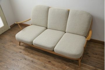 イギリスビンテージ　希少!　ERCOL(アーコール)　くつろぎの空間を演出する3人掛けソファとオットマンのセット(三人掛けソファ、3P、アームソファ、トリプルソファ、フットスツール、ヴィンテージ、英国、北欧)(R-067129)