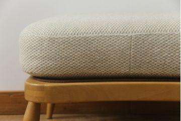 イギリスビンテージ　希少!　ERCOL(アーコール)　くつろぎの空間を演出する3人掛けソファとオットマンのセット(三人掛けソファ、3P、アームソファ、トリプルソファ、フットスツール、ヴィンテージ、英国、北欧)(R-067129)