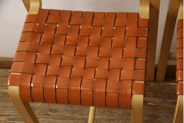 中古　arflex(アルフレックス)　NTC 16(エヌティーシー 16)　本革(レザー)　革を編み込んだデザインが個性的なカウンターチェア2脚セット(ハイチェア、バーチェア、椅子、イス、バラ売り可能)(R-067131)