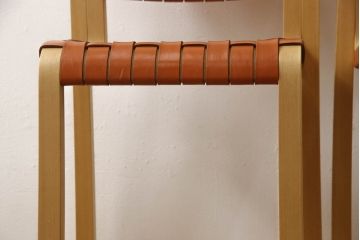 中古　arflex(アルフレックス)　NTC 16(エヌティーシー 16)　本革(レザー)　革を編み込んだデザインが個性的なカウンターチェア2脚セット(ハイチェア、バーチェア、椅子、イス、バラ売り可能)(R-067131)