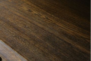 和製ビンテージ　神戸洋家具　凝ったデザインが目を引くナラ材製サイドボード(飾り棚、サイドキャビネット、収納棚、戸棚、ヴィンテージ)(R-067153)
