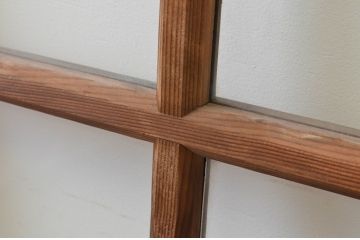 アンティーク建具　経年を感じさせる木味が魅力的なマス目(升目)ガラス戸1枚(引き戸、ガラス戸)(R‐067169)