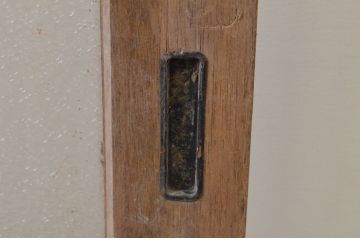 アンティーク建具　シンプルなデザインでインテリアに取り入れやすいダイヤガラスの引き戸1枚(ガラス戸)(R‐067173)