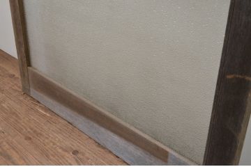 アンティーク建具　シンプルなデザインでインテリアに取り入れやすいダイヤガラスの引き戸1枚(ガラス戸)(R‐067173)