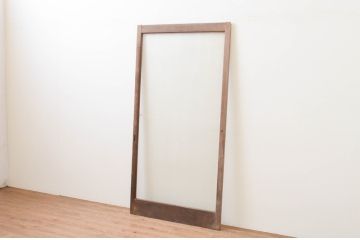 アンティーク建具 経年を感じさせる木味が魅力的 レトロな雰囲気漂う大判ガラス戸(引き戸)(R-067178)